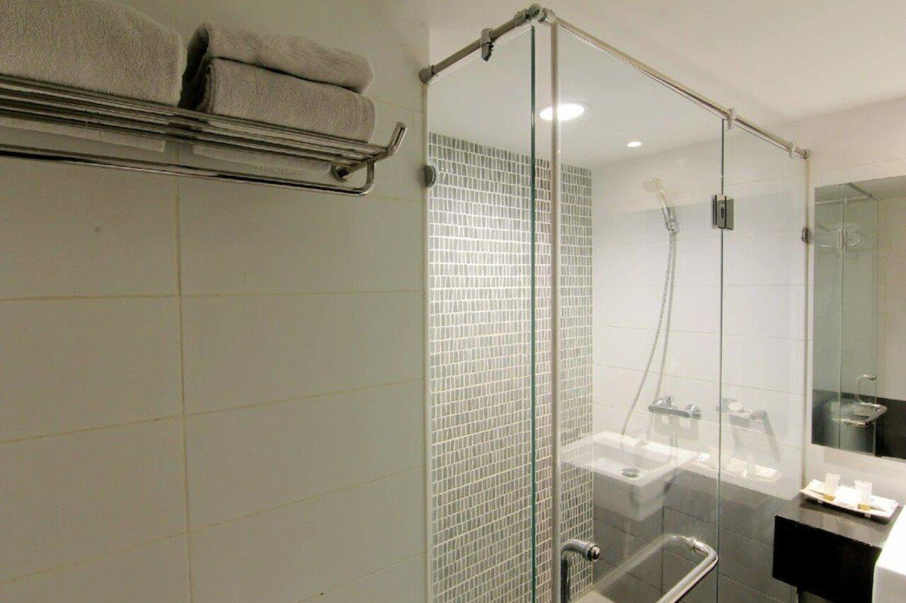 The Sun Hotel Madiun Zewnętrze zdjęcie
