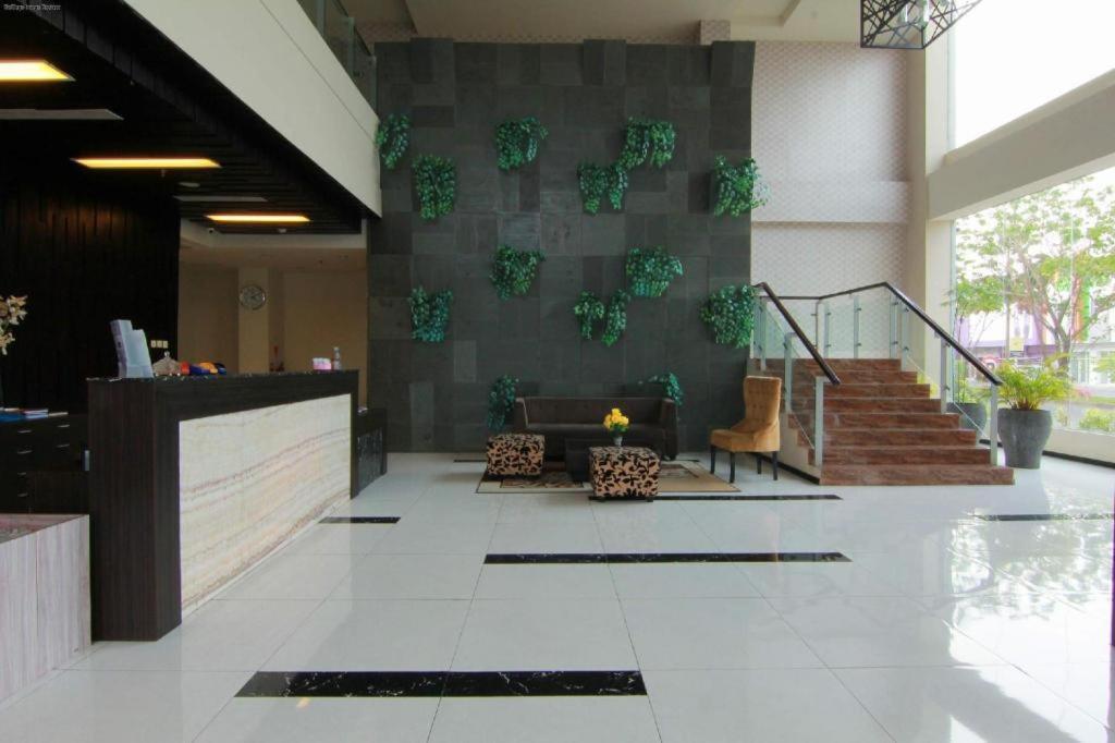 The Sun Hotel Madiun Zewnętrze zdjęcie