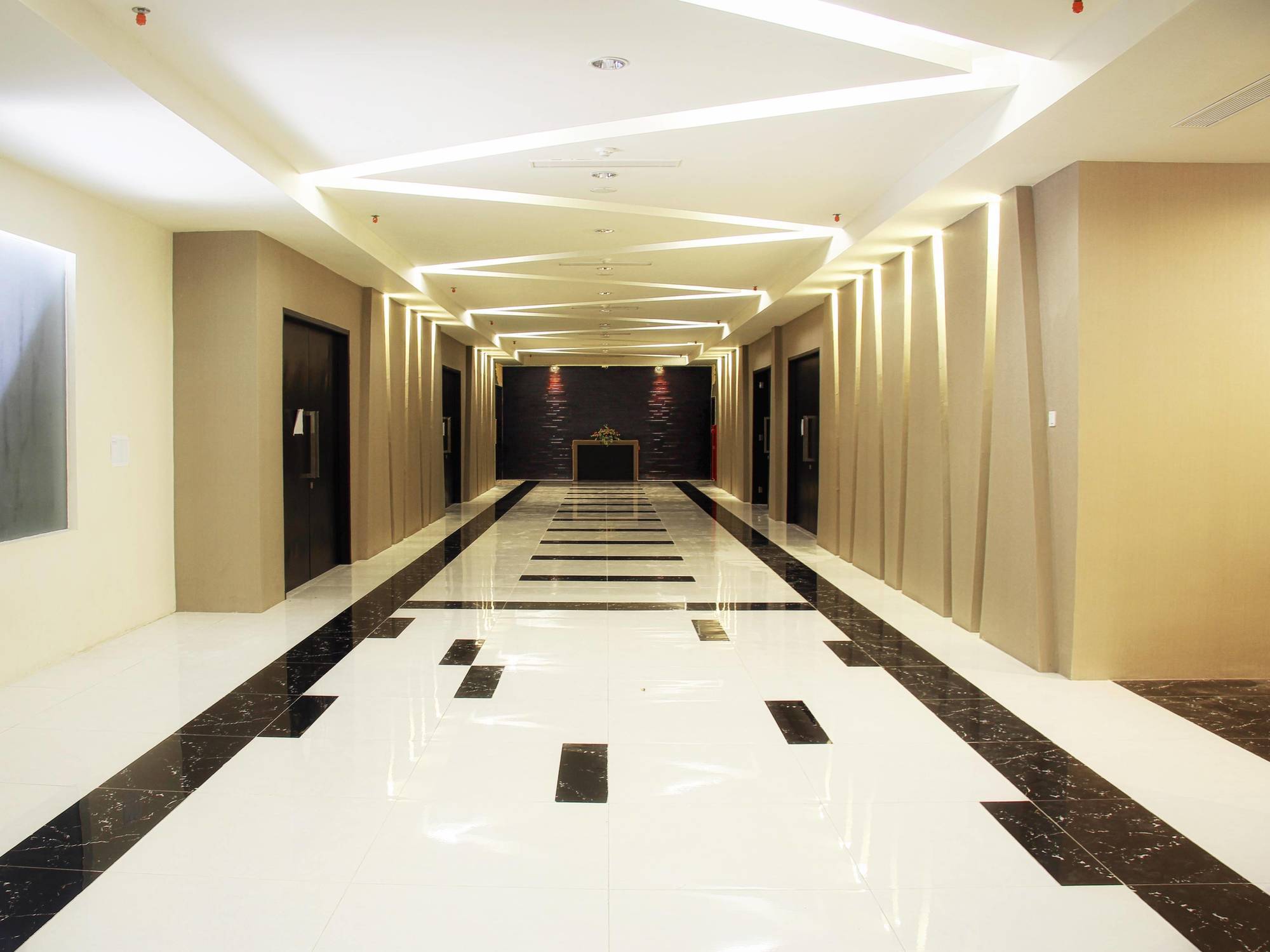 The Sun Hotel Madiun Zewnętrze zdjęcie