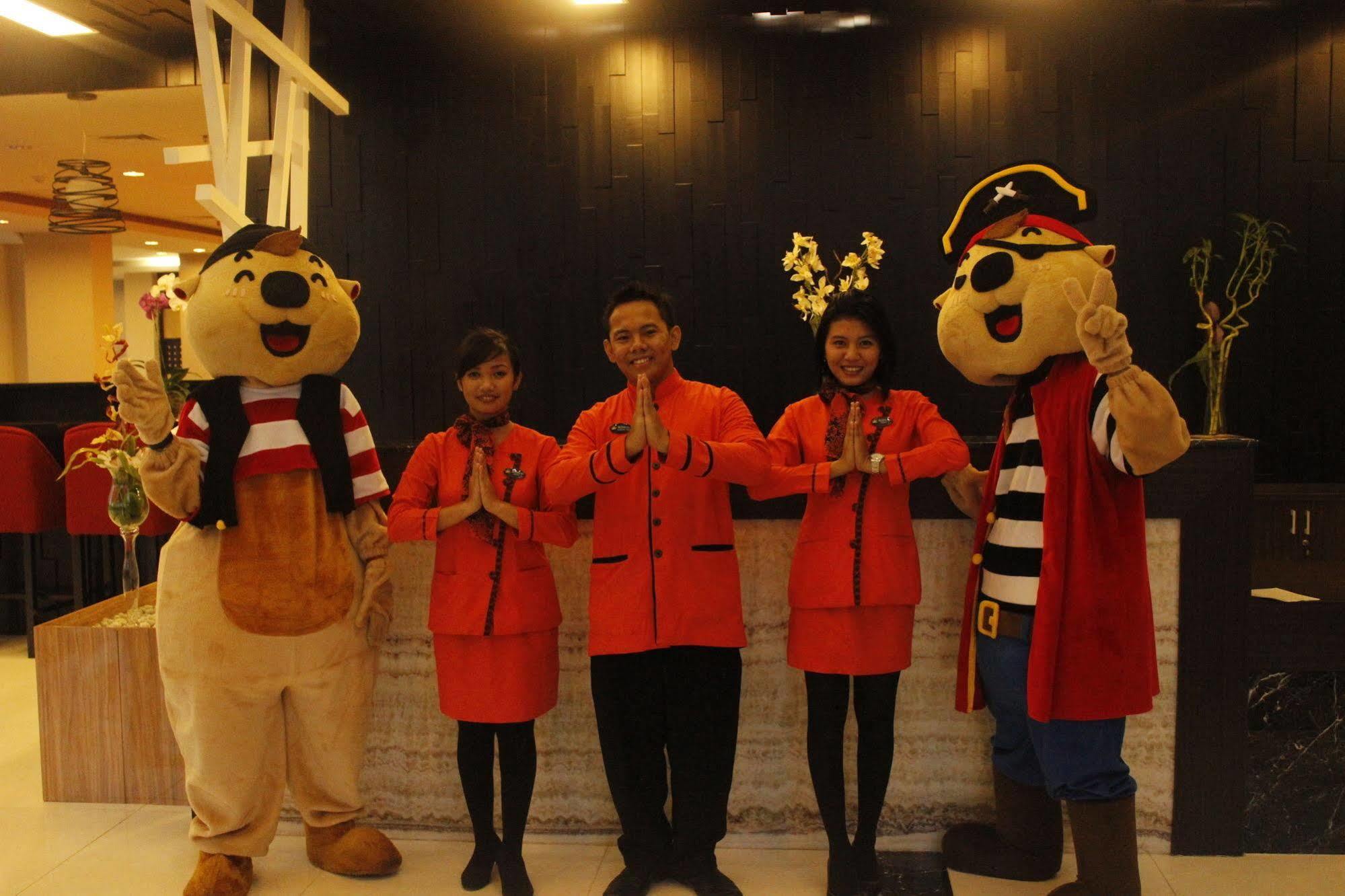 The Sun Hotel Madiun Zewnętrze zdjęcie