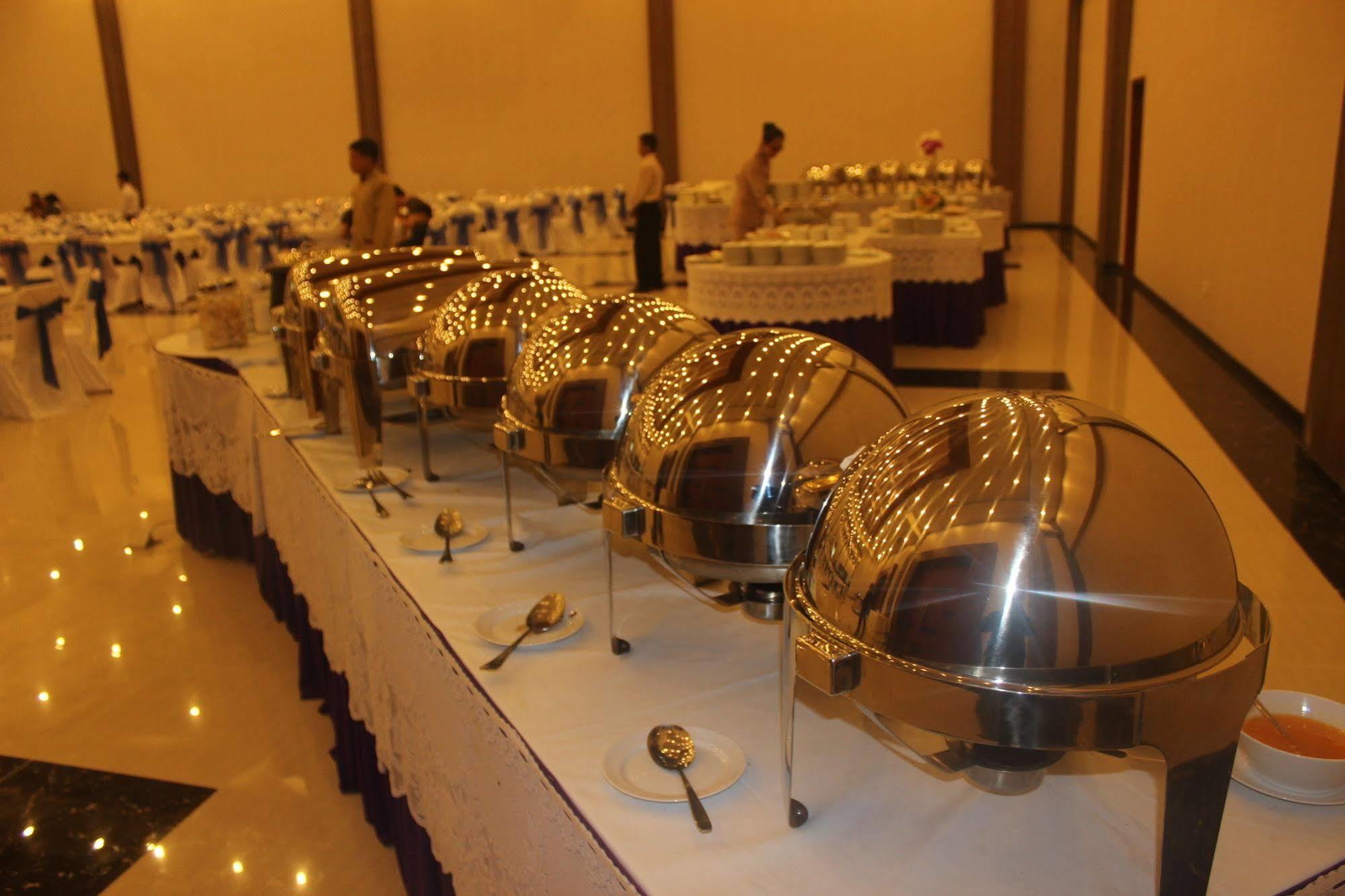 The Sun Hotel Madiun Zewnętrze zdjęcie