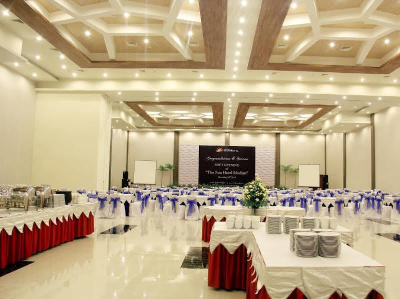 The Sun Hotel Madiun Zewnętrze zdjęcie