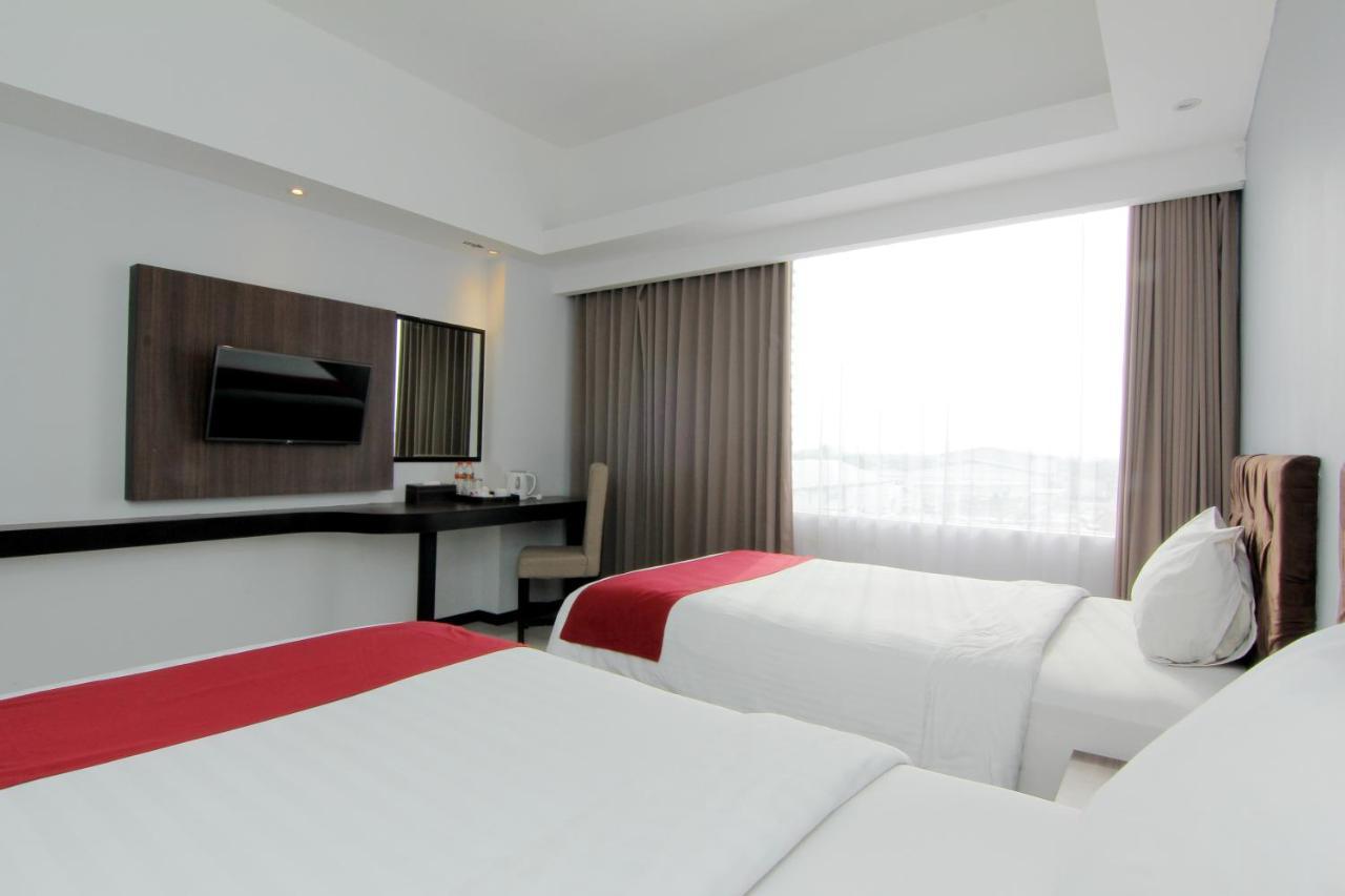 The Sun Hotel Madiun Zewnętrze zdjęcie