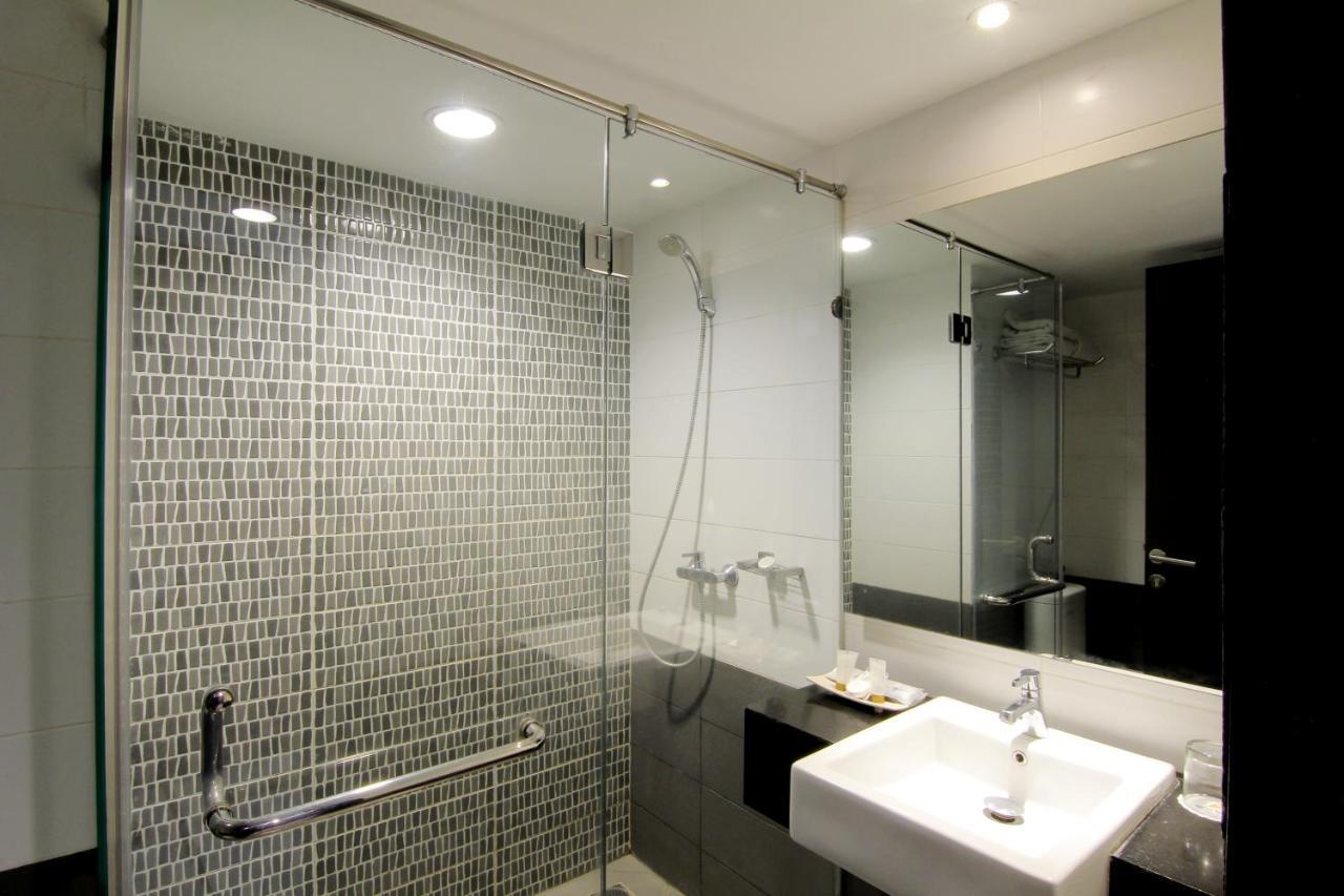 The Sun Hotel Madiun Zewnętrze zdjęcie