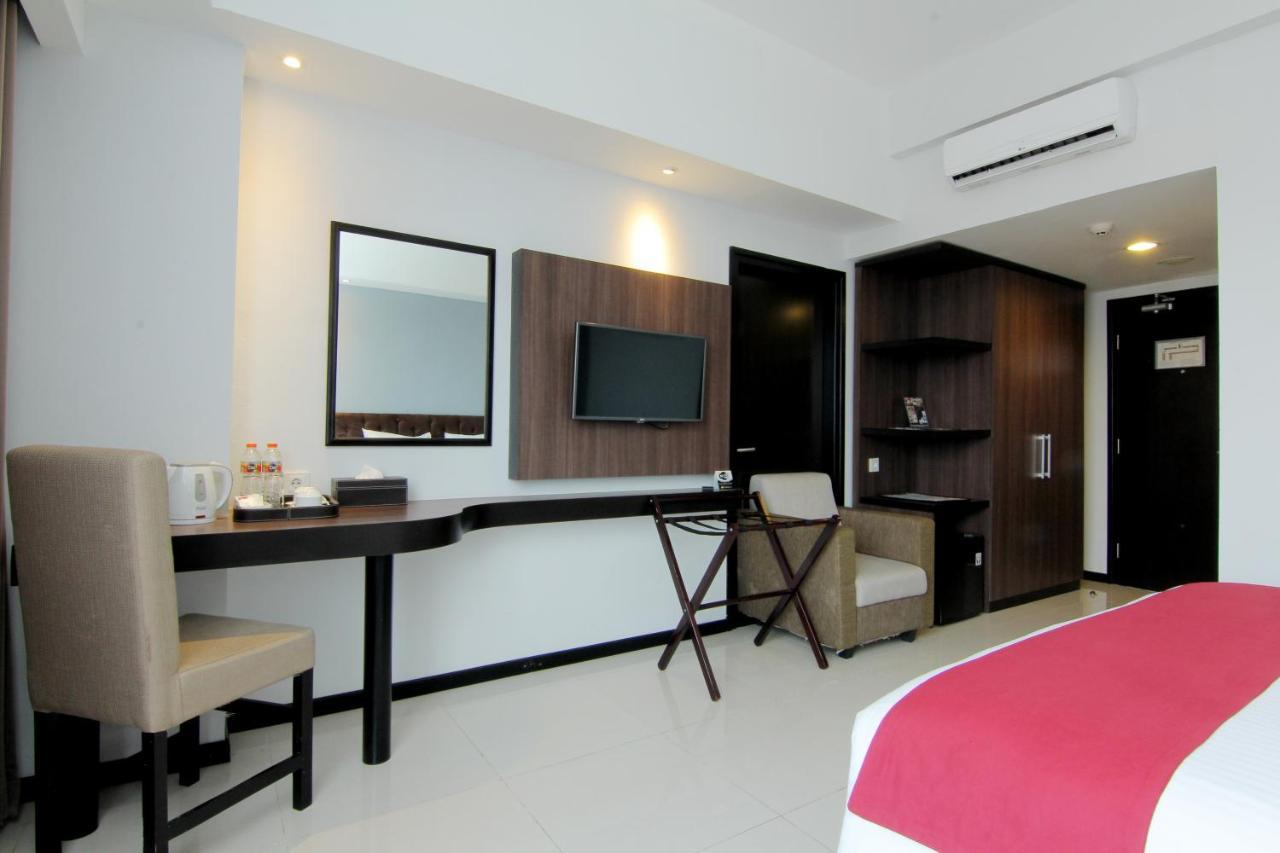 The Sun Hotel Madiun Zewnętrze zdjęcie