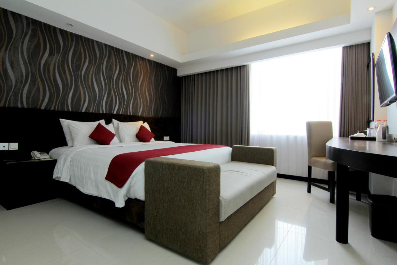 The Sun Hotel Madiun Zewnętrze zdjęcie
