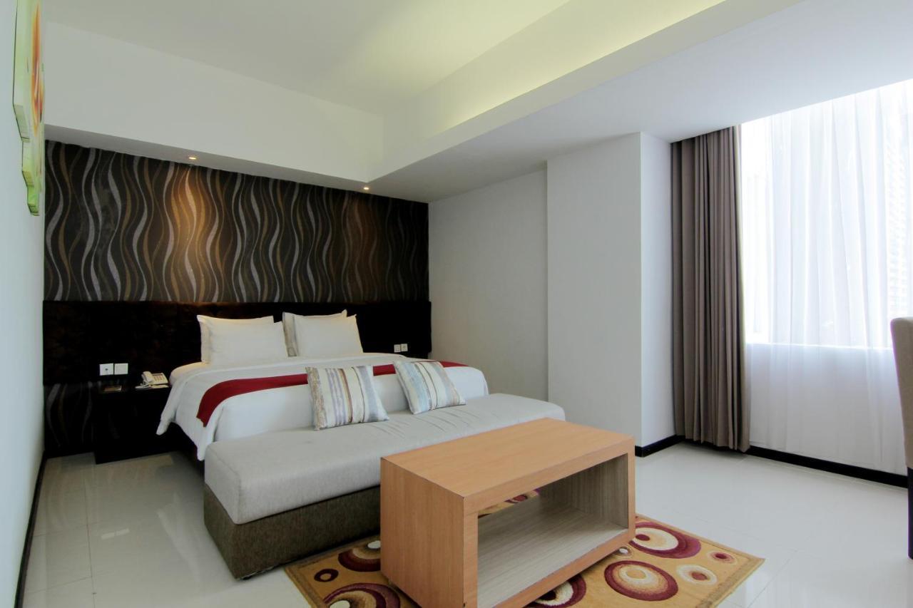The Sun Hotel Madiun Zewnętrze zdjęcie