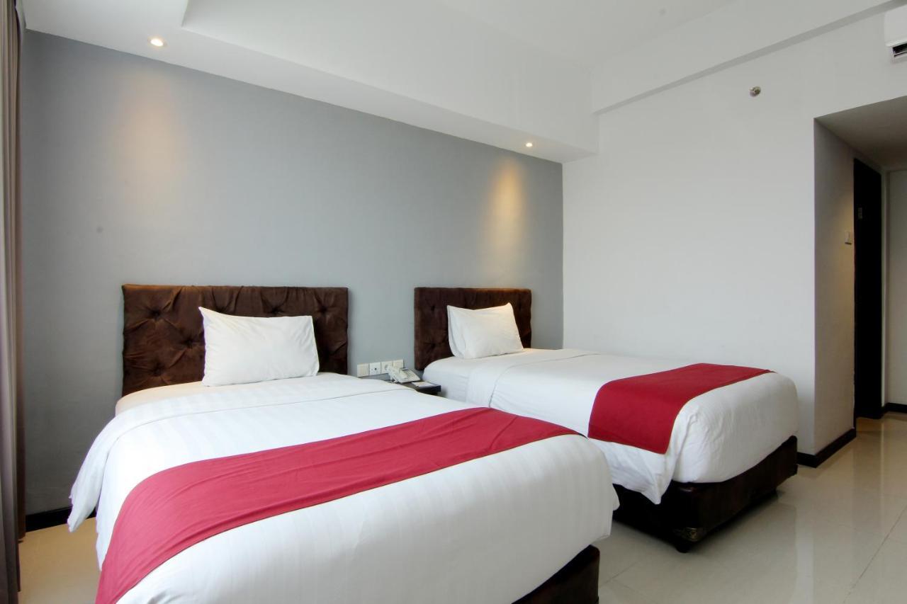 The Sun Hotel Madiun Zewnętrze zdjęcie