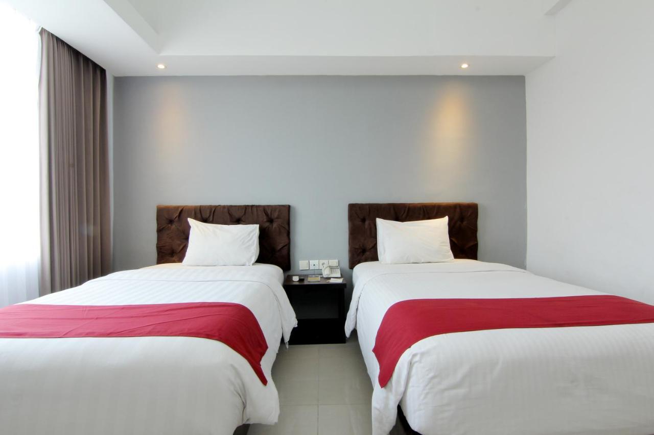 The Sun Hotel Madiun Zewnętrze zdjęcie