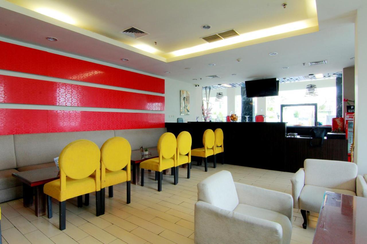 The Sun Hotel Madiun Zewnętrze zdjęcie