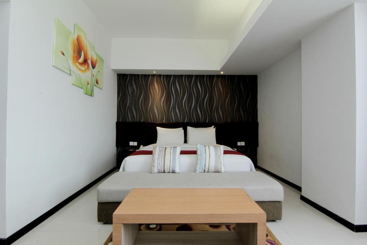 The Sun Hotel Madiun Zewnętrze zdjęcie